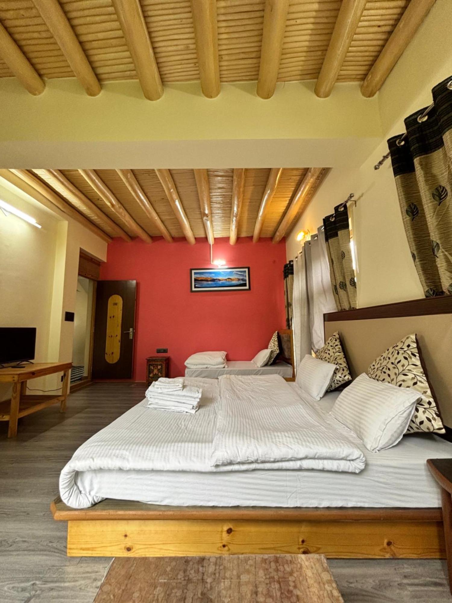 Hidden Leaf Homestay Leh Exterior foto